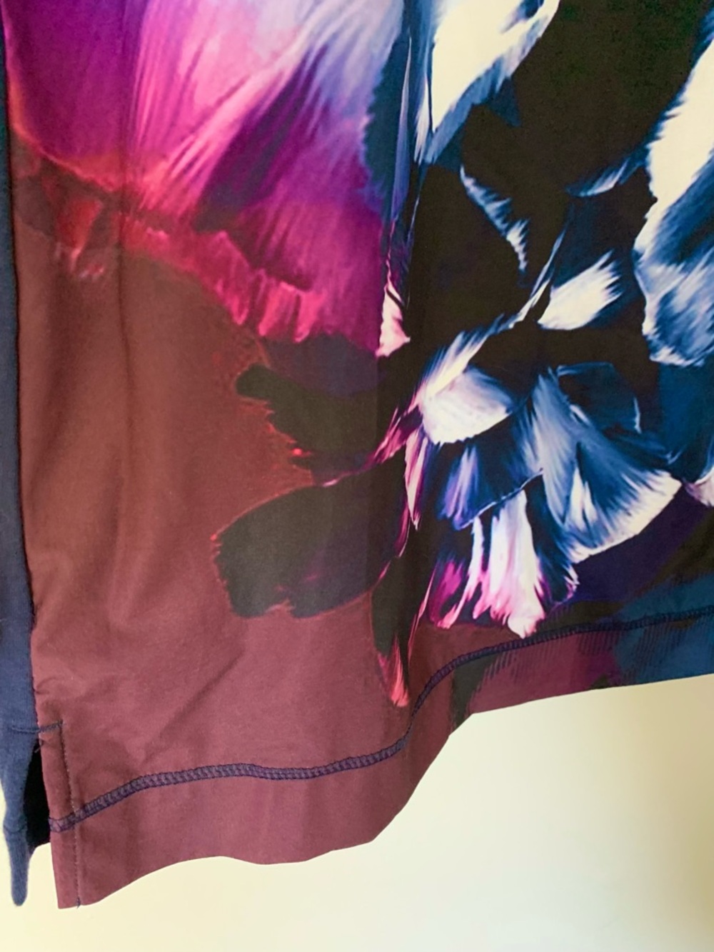 NWT Chico's Top Zenergy Mixed Print Tunic Medium - Picture 5 of 10